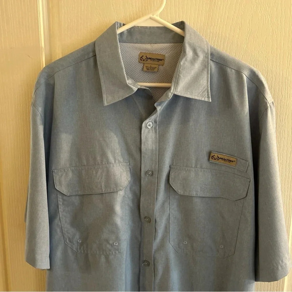 Realtree Men's Short Sleeve Vented Fishing Shirt Size L Blue NEW - Picture 2 of 8